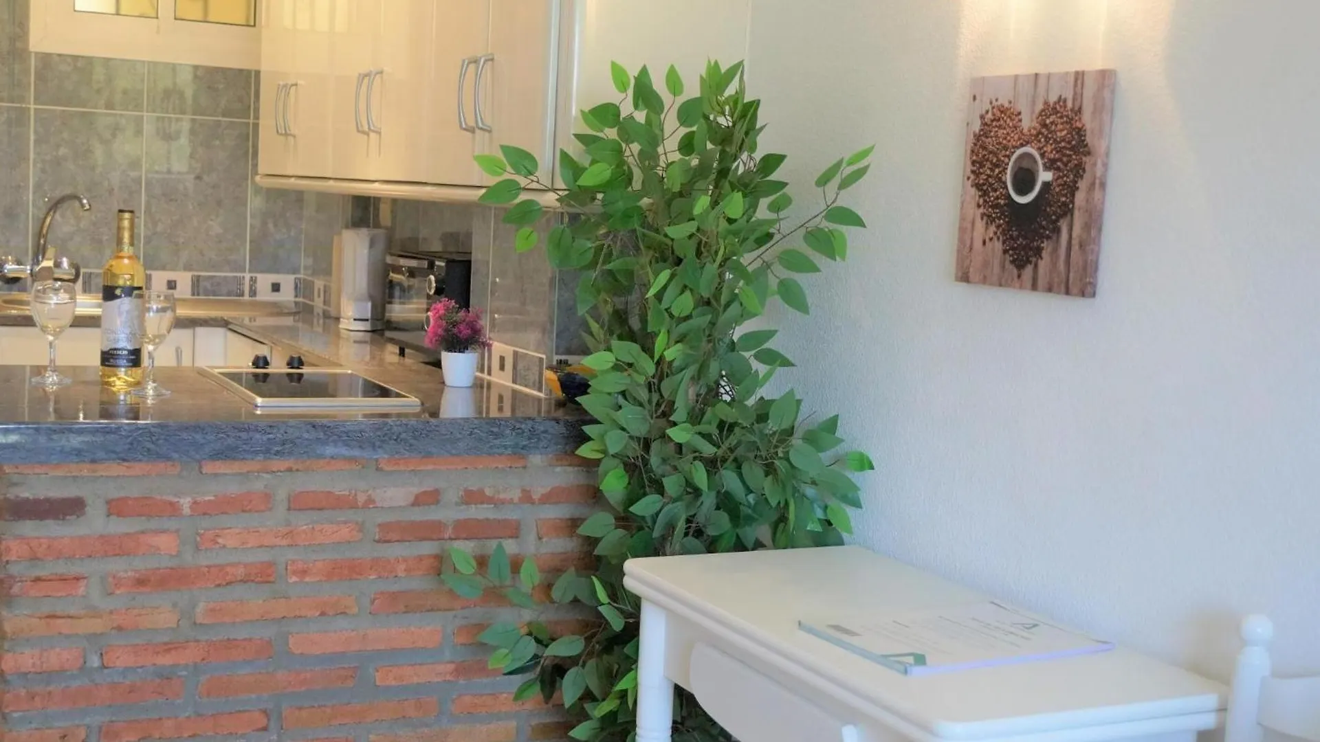 Apartment Cozy Estudio En Edificio Jupiter Benalmadena Spain